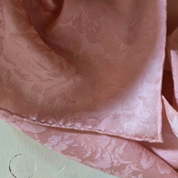 Pink Floral Damask Long Scarf, Never Used - Picture 6 of 6